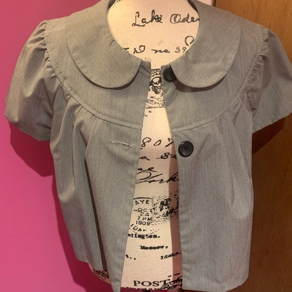 Elegant Gray Women's short sleeved cropped jacket - Picture 2 of 8